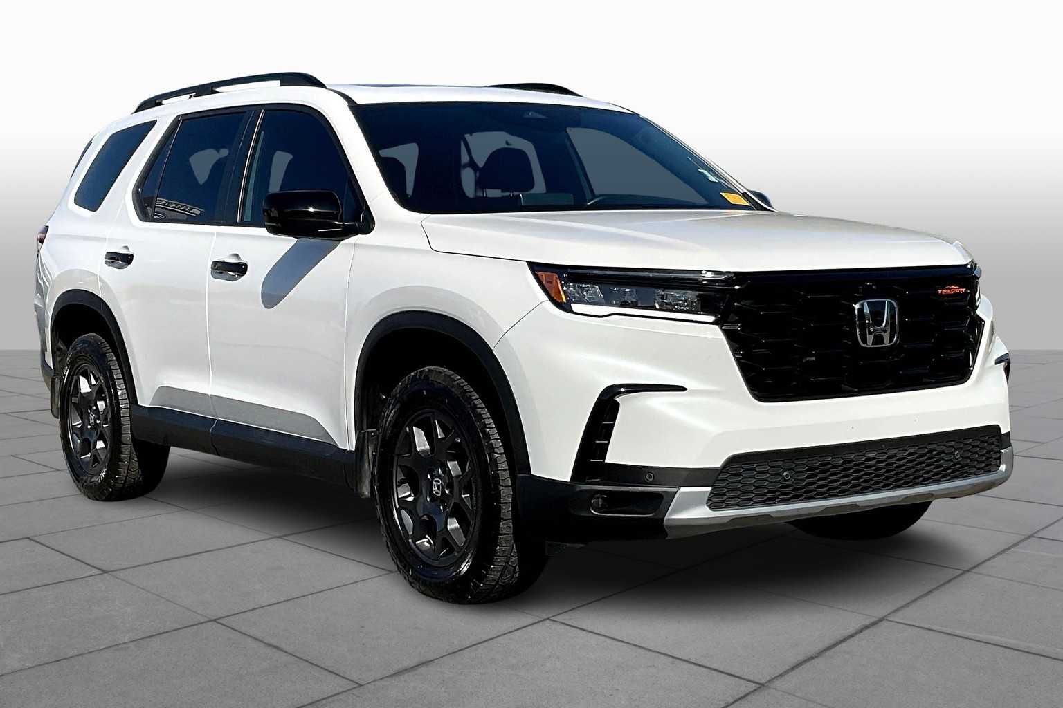 2025 Honda Pilot TrailSport photo 2