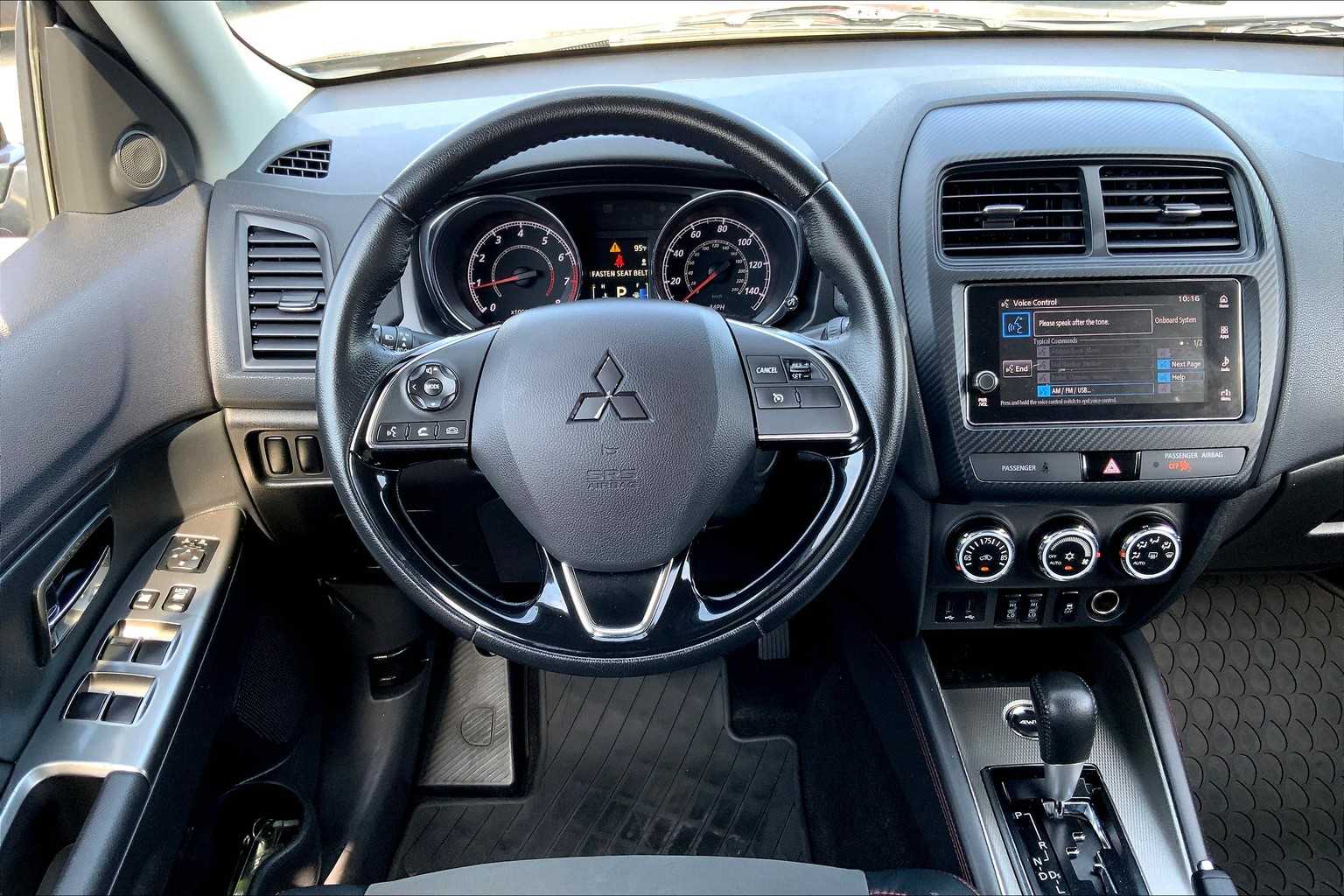 2018 Mitsubishi Outlander Sport SE photo 2