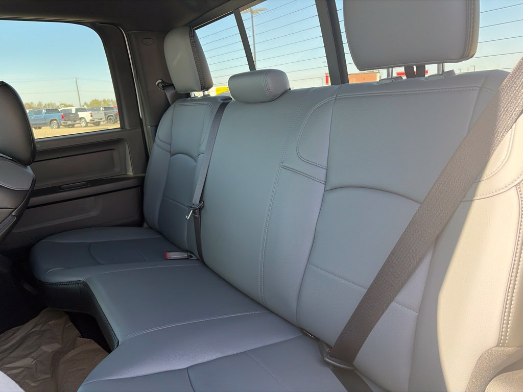 2026 RAM 3500 Chassis Tradesman - Photo 6