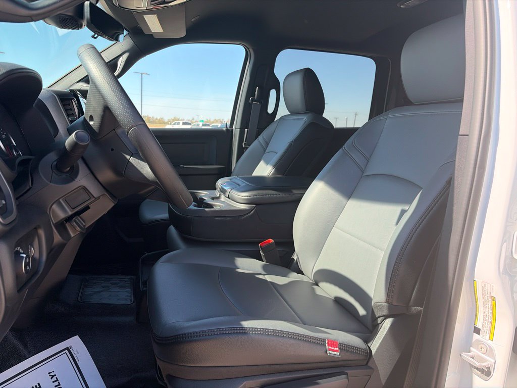 2026 RAM 3500 Chassis Tradesman - Photo 7