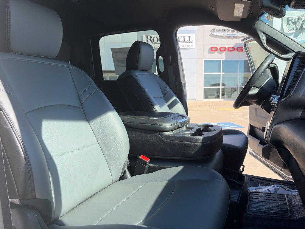 2026 RAM 3500 Chassis Tradesman - Photo 10