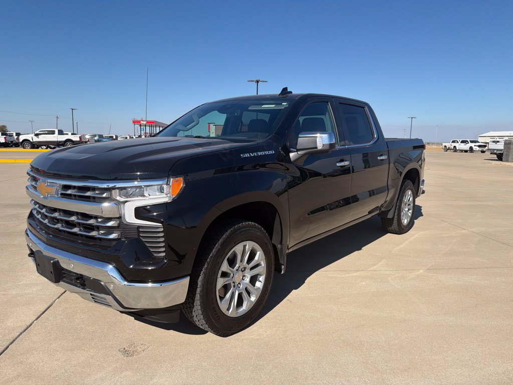 Used 2025 Chevrolet Silverado 1500 LTZ with VIN 2GCUKGED1S1135821 for sale in Little Rock