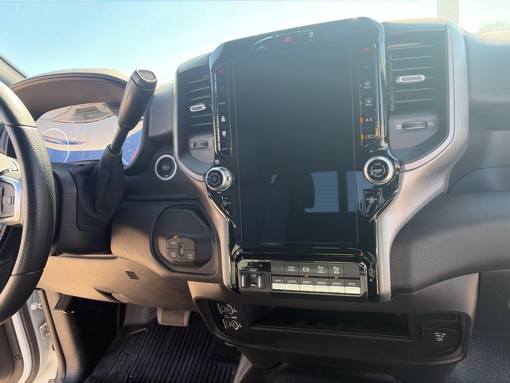 2026 RAM 3500 Chassis Tradesman - Photo 8