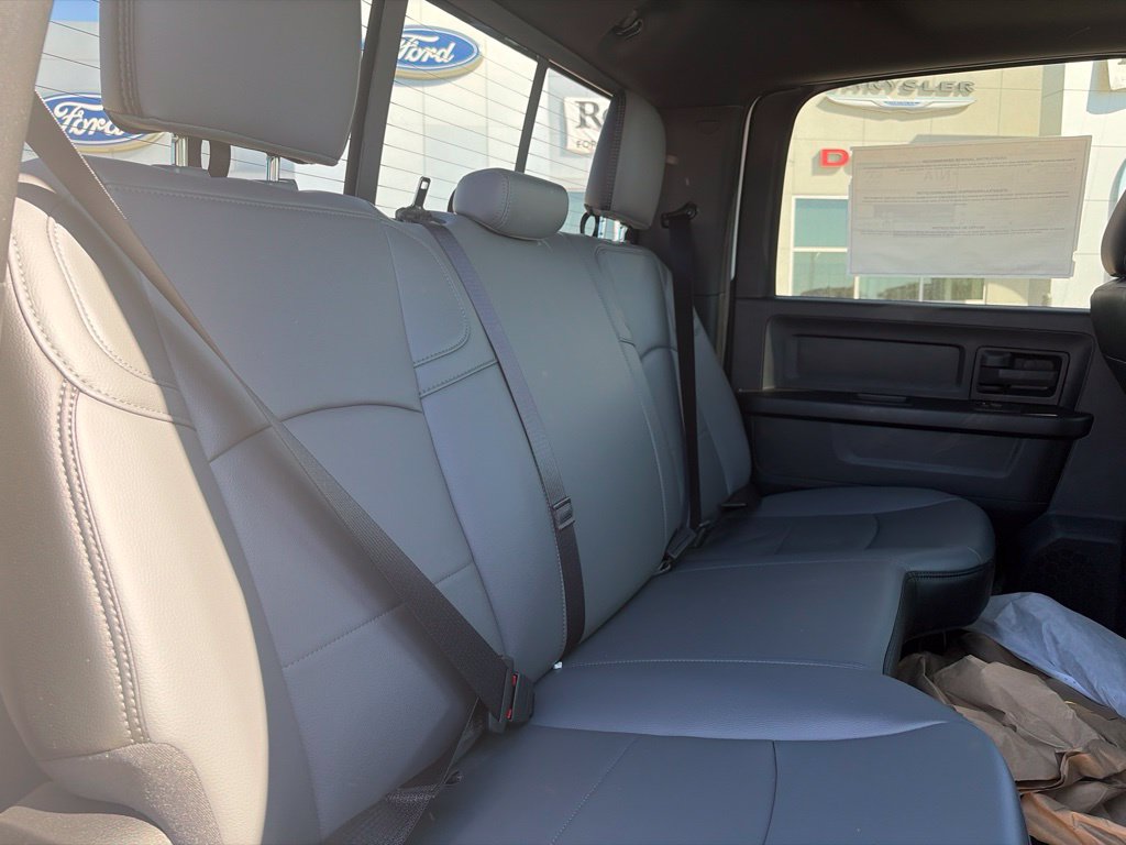 2026 RAM 3500 Chassis Tradesman - Photo 9