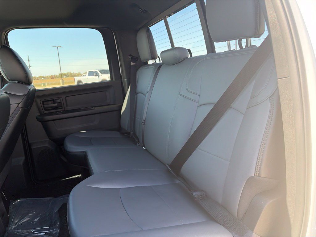 2026 RAM 3500 Chassis Tradesman - Photo 8