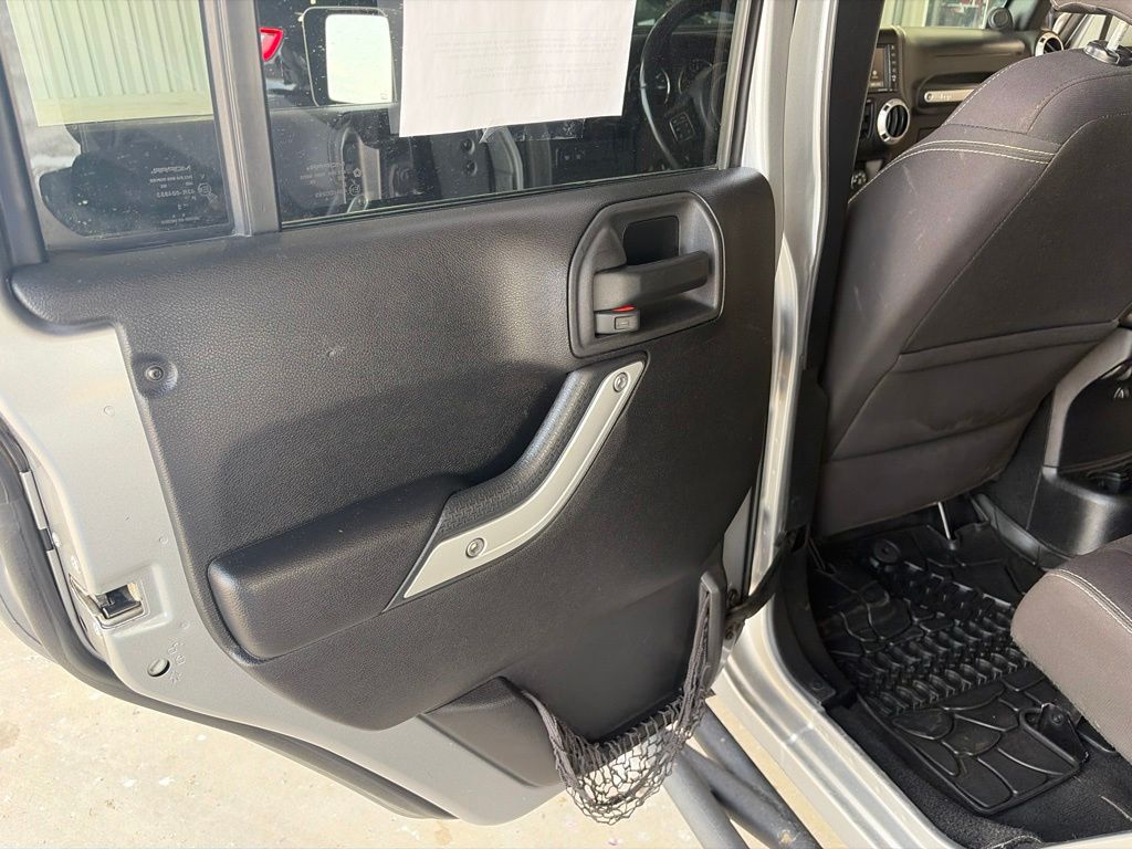 2014 Jeep Wrangler Unlimited Rubicon - Photo 15