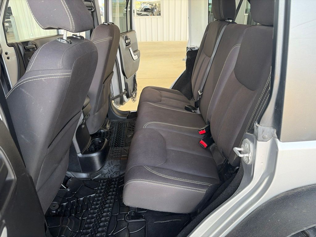 2014 Jeep Wrangler Unlimited Rubicon - Photo 10
