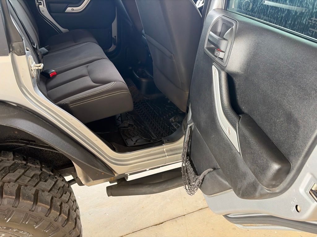 2014 Jeep Wrangler Unlimited Rubicon - Photo 16