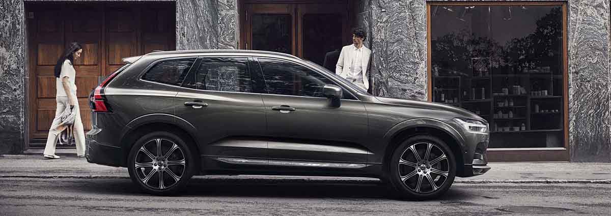 2018 XC60 Side