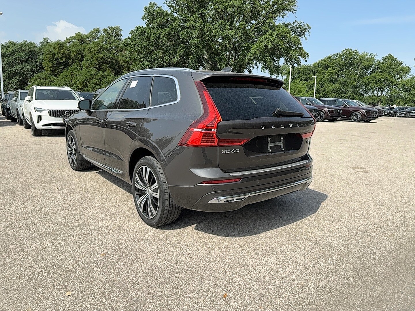 2022 Volvo XC60 B5 Inscription photo 4