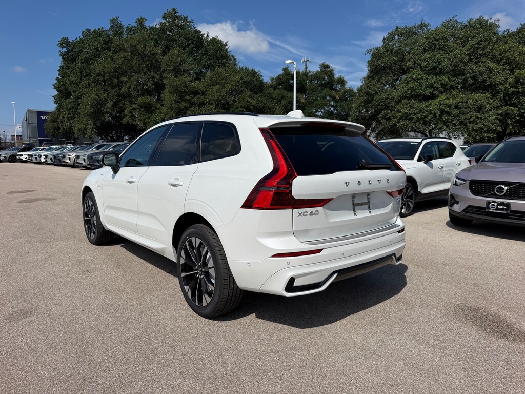 New 2026 Volvo XC60 plug-in hybrid T8 Plus SUV