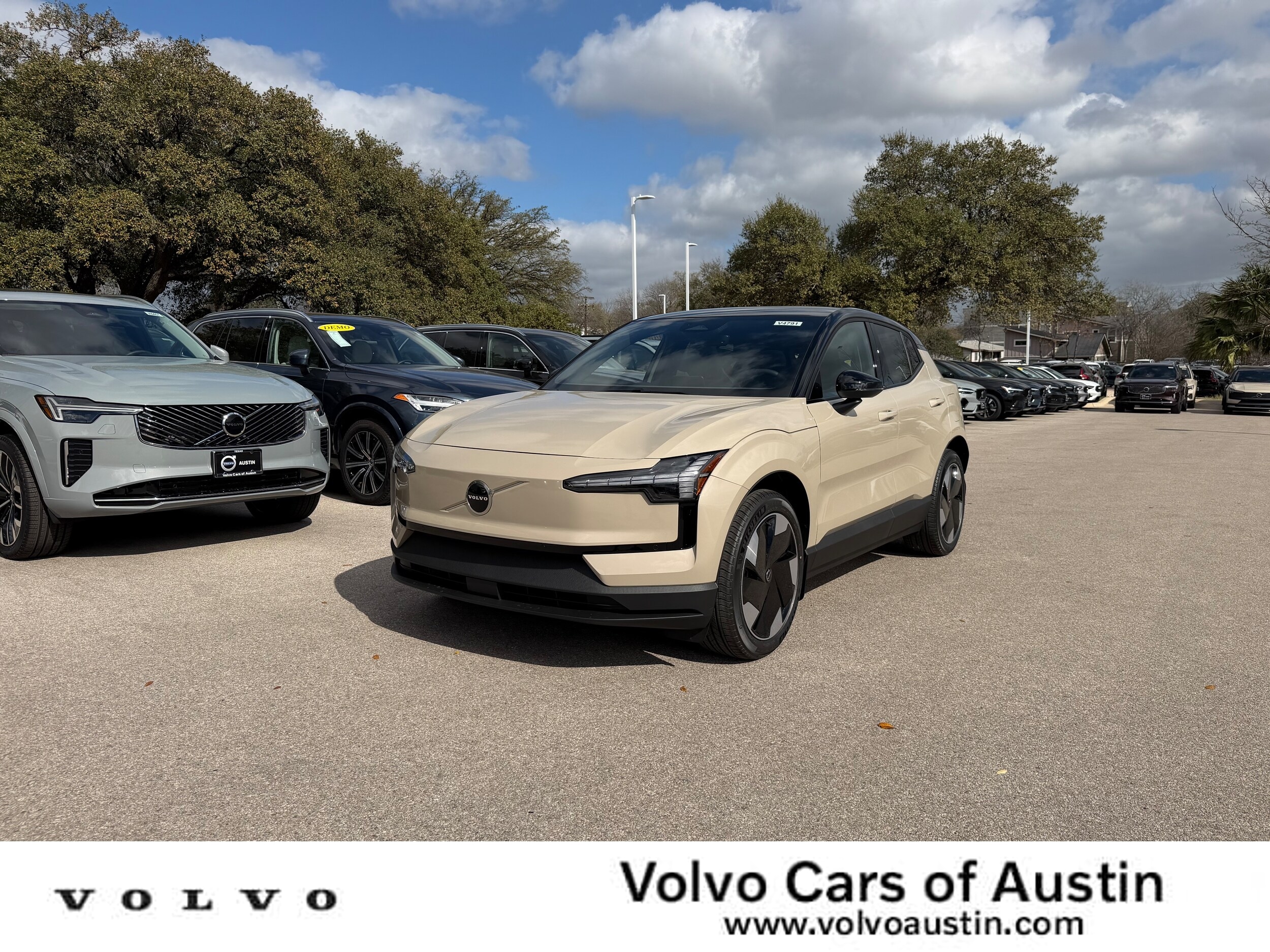 2026 Volvo EX30 Twin Motor Performance Plus's photo