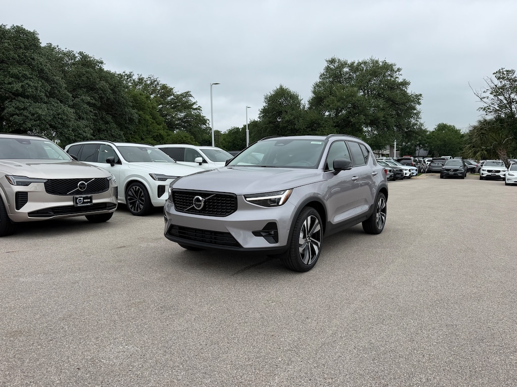 New 2026 Volvo XC40 B5 Ultra SUV
