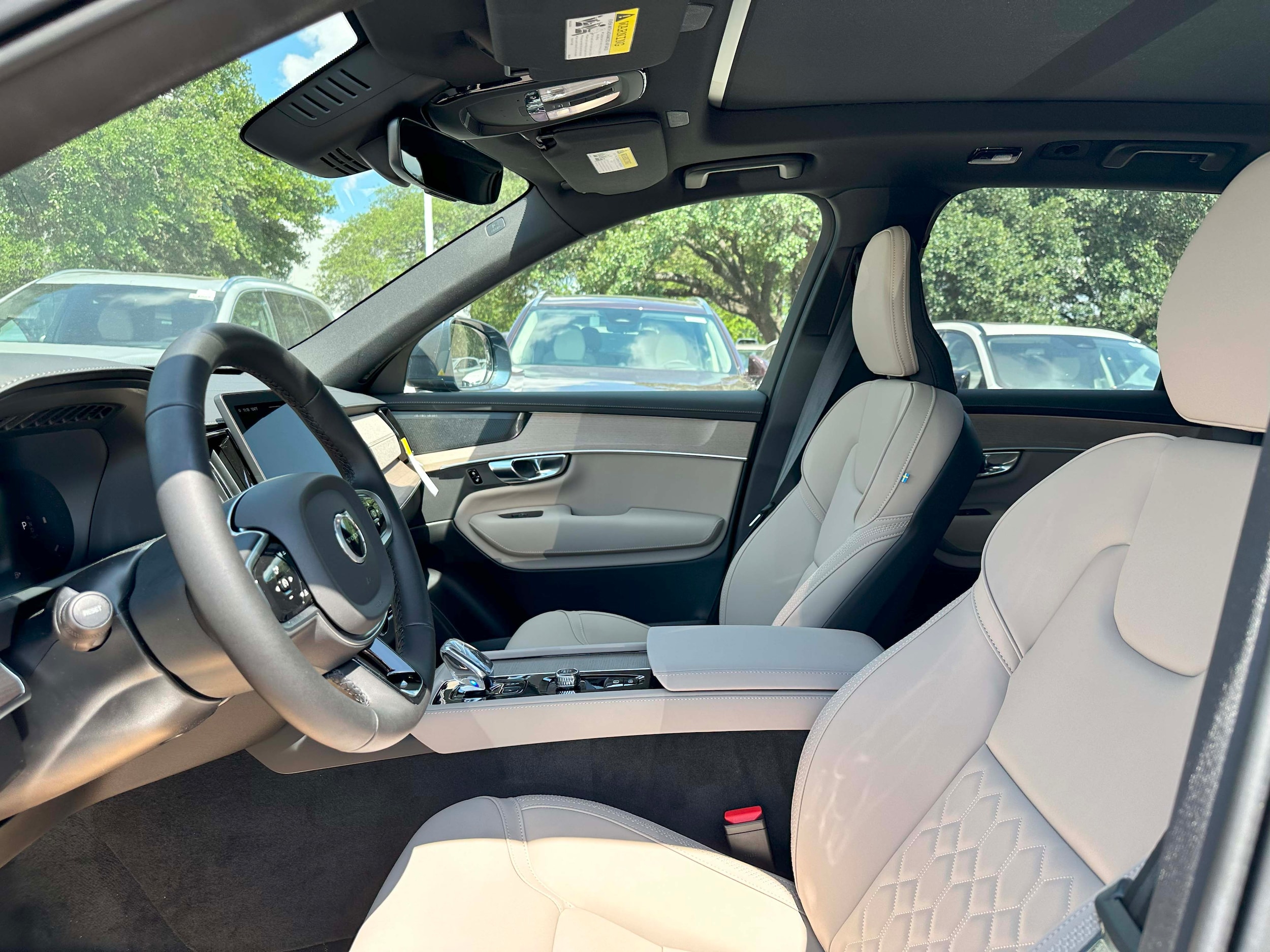 2026 Volvo XC90 Plus - Photo 12