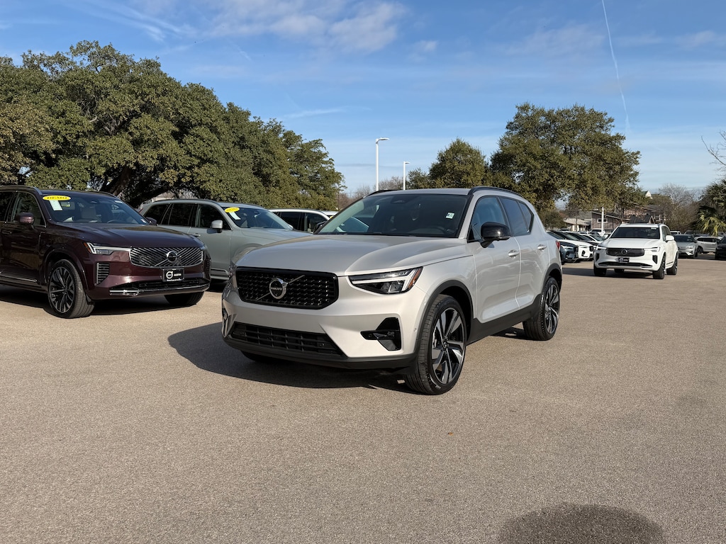 Certified 2025 Volvo XC40 B5 Plus Dark Theme SUV