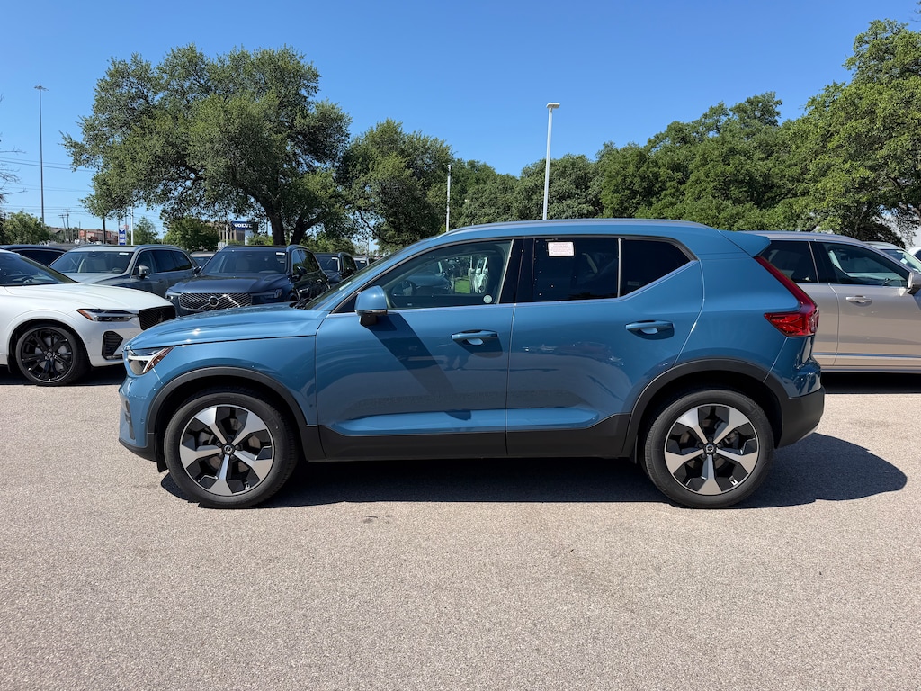 Certified 2025 Volvo XC40 B5 Plus Bright Theme SUV