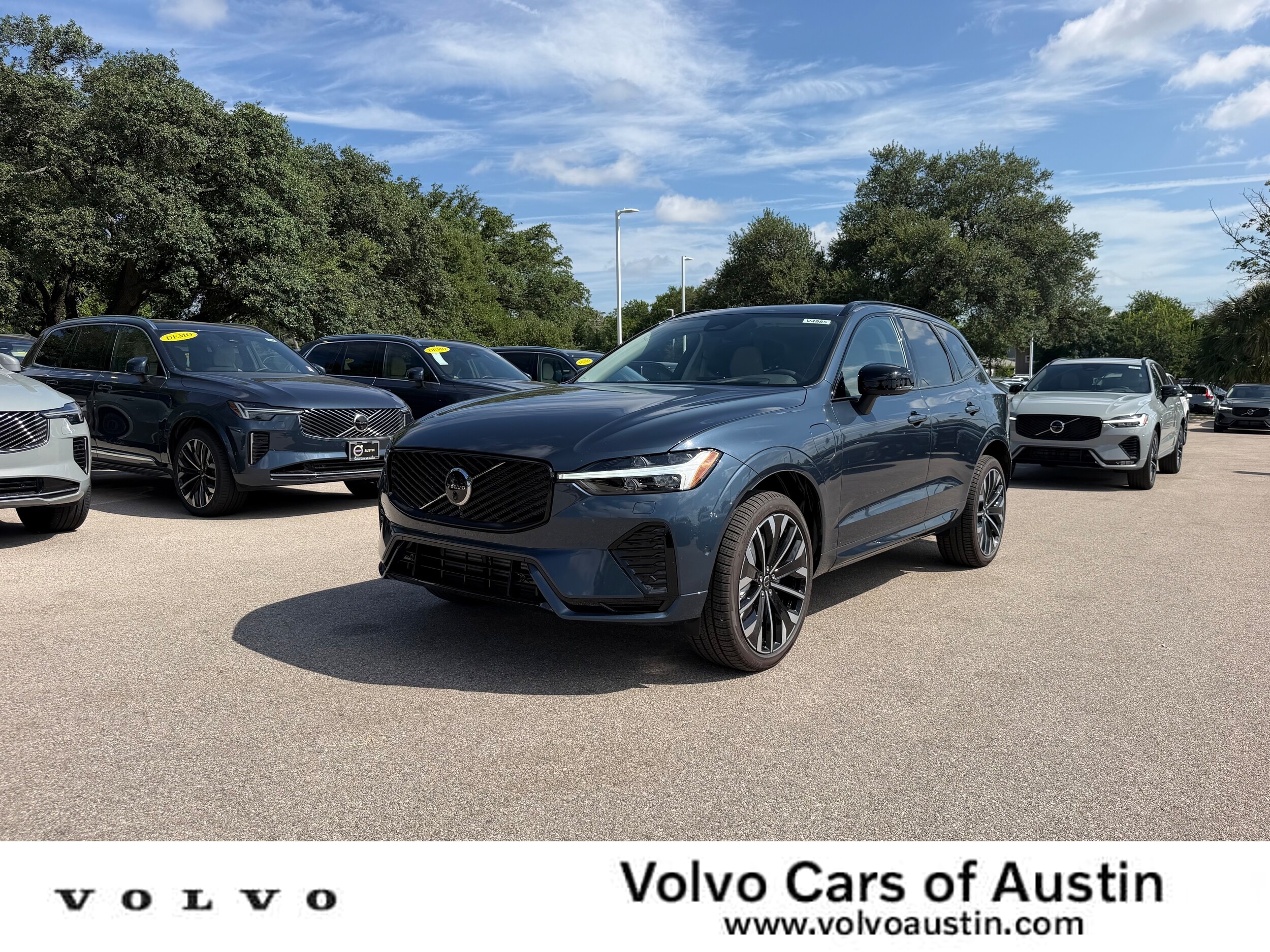 New 2026 Volvo XC60 plug-in hybrid T8 Ultra