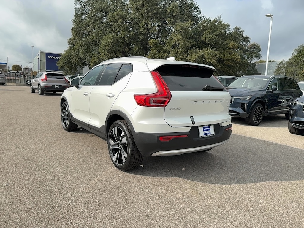Certified 2025 Volvo XC40 B5 Plus Bright Theme SUV