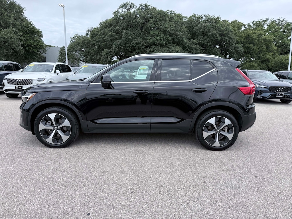 Certified 2025 Volvo XC40 B5 Plus Bright Theme SUV