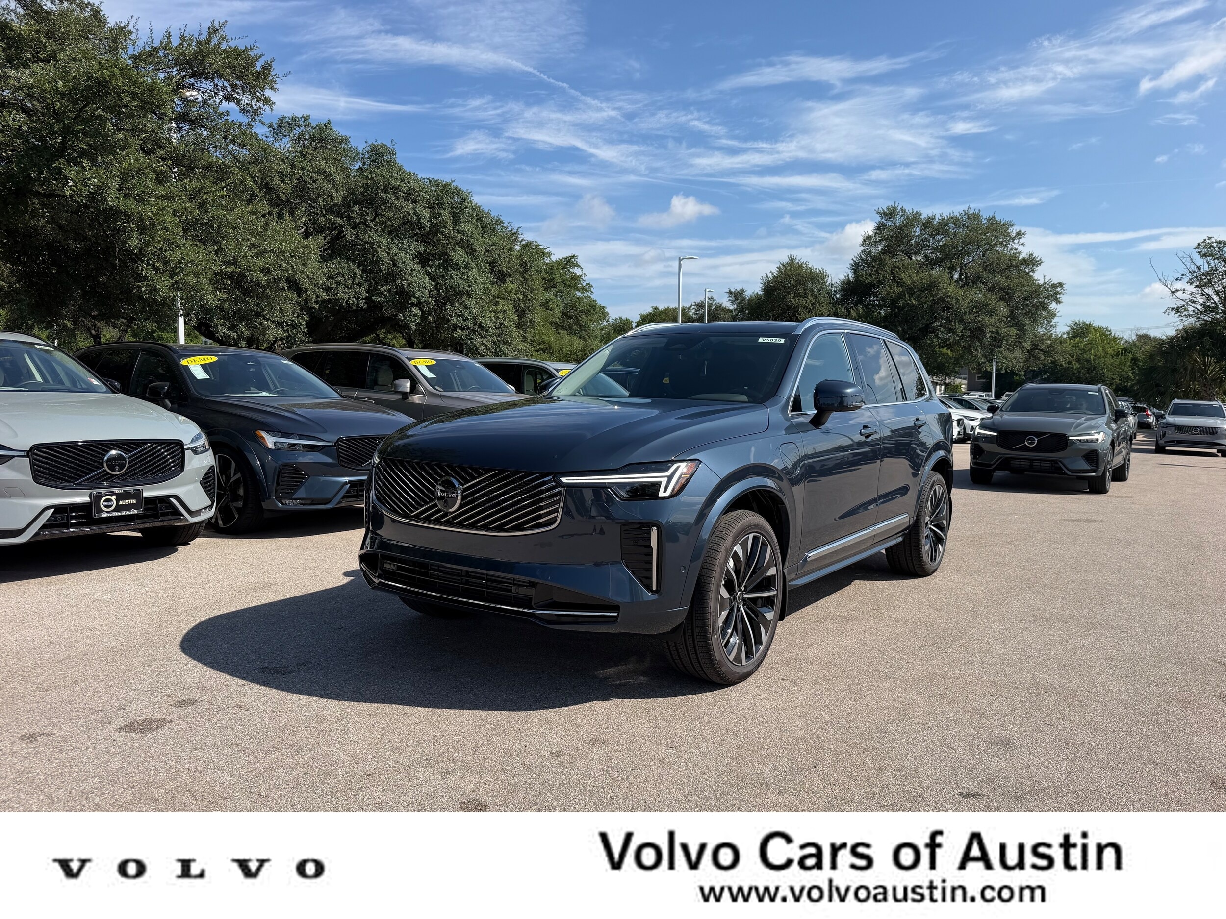 New 2026 Volvo XC90 plug-in hybrid T8 Plus 7-Seater