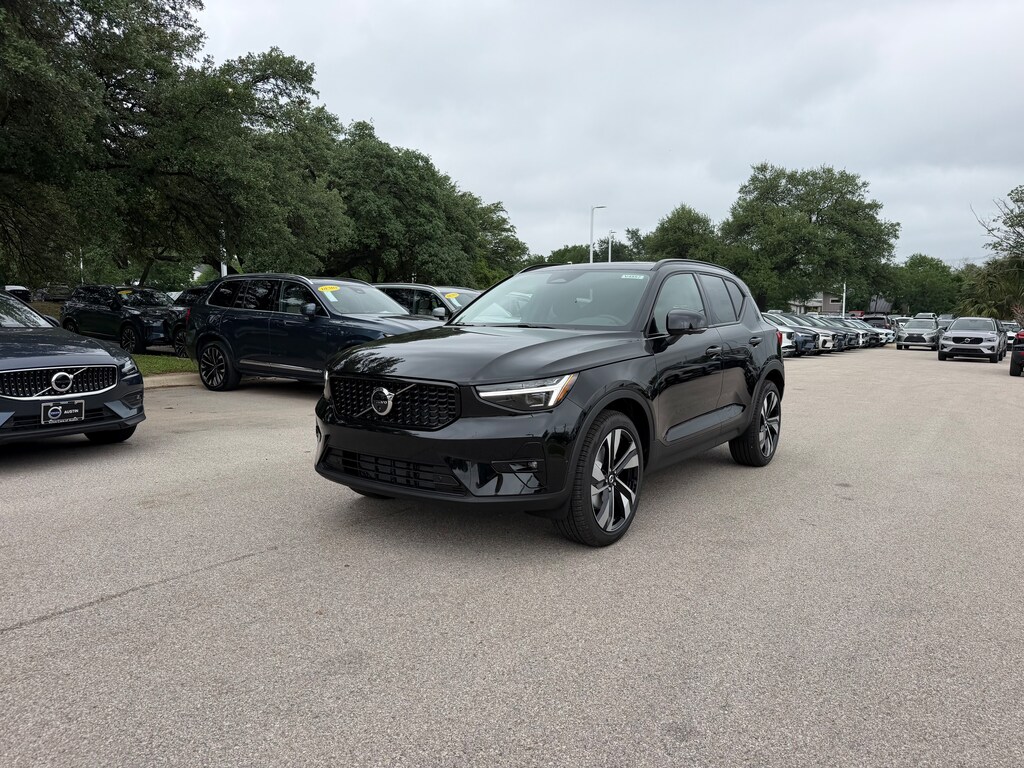 New 2026 Volvo XC40 B5 Ultra SUV
