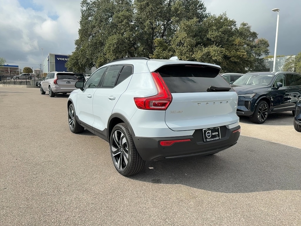 New 2026 Volvo XC40 B4 Plus SUV
