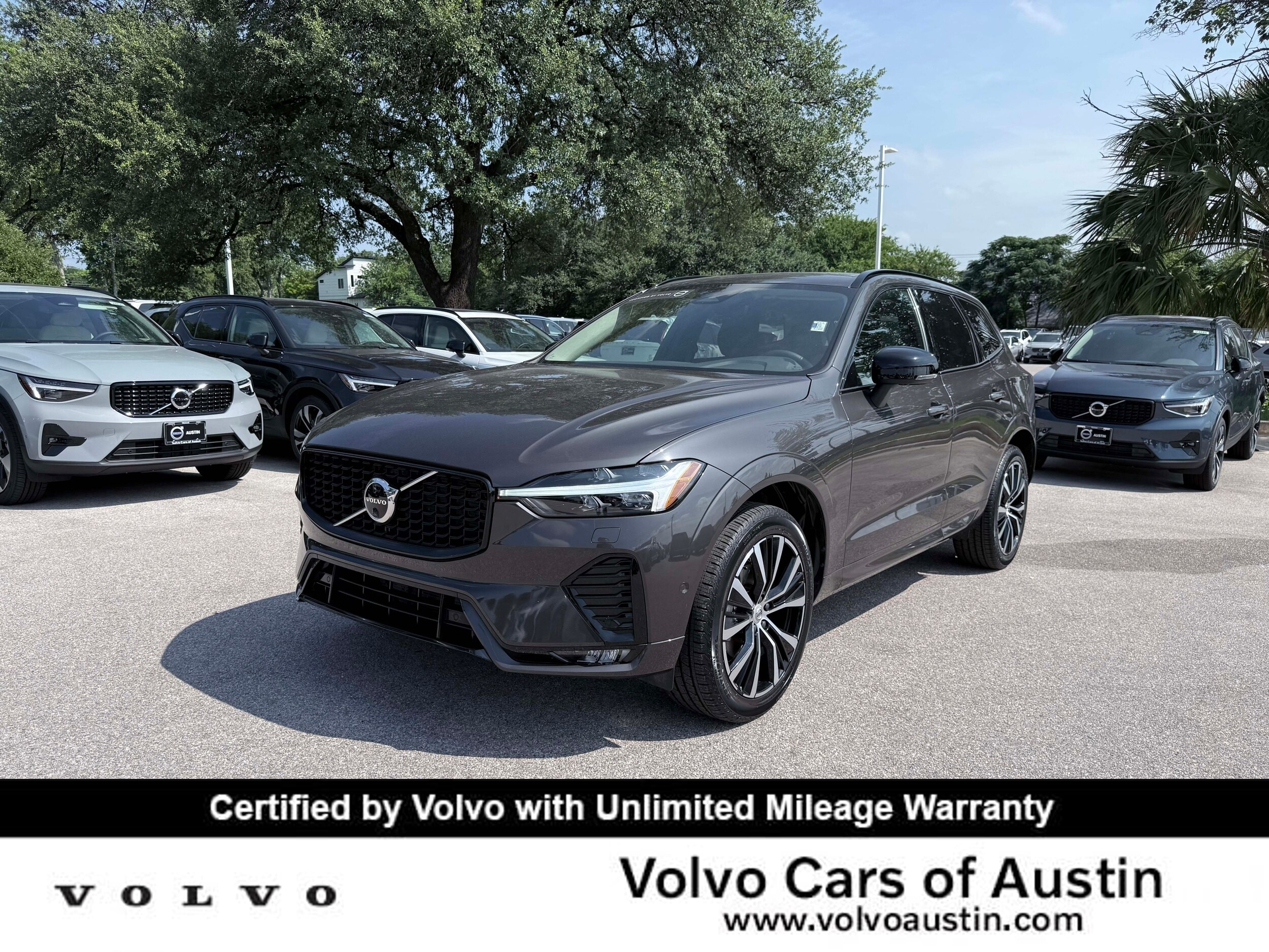 2025 Volvo XC60 B5 Plus Dark AWD's photo