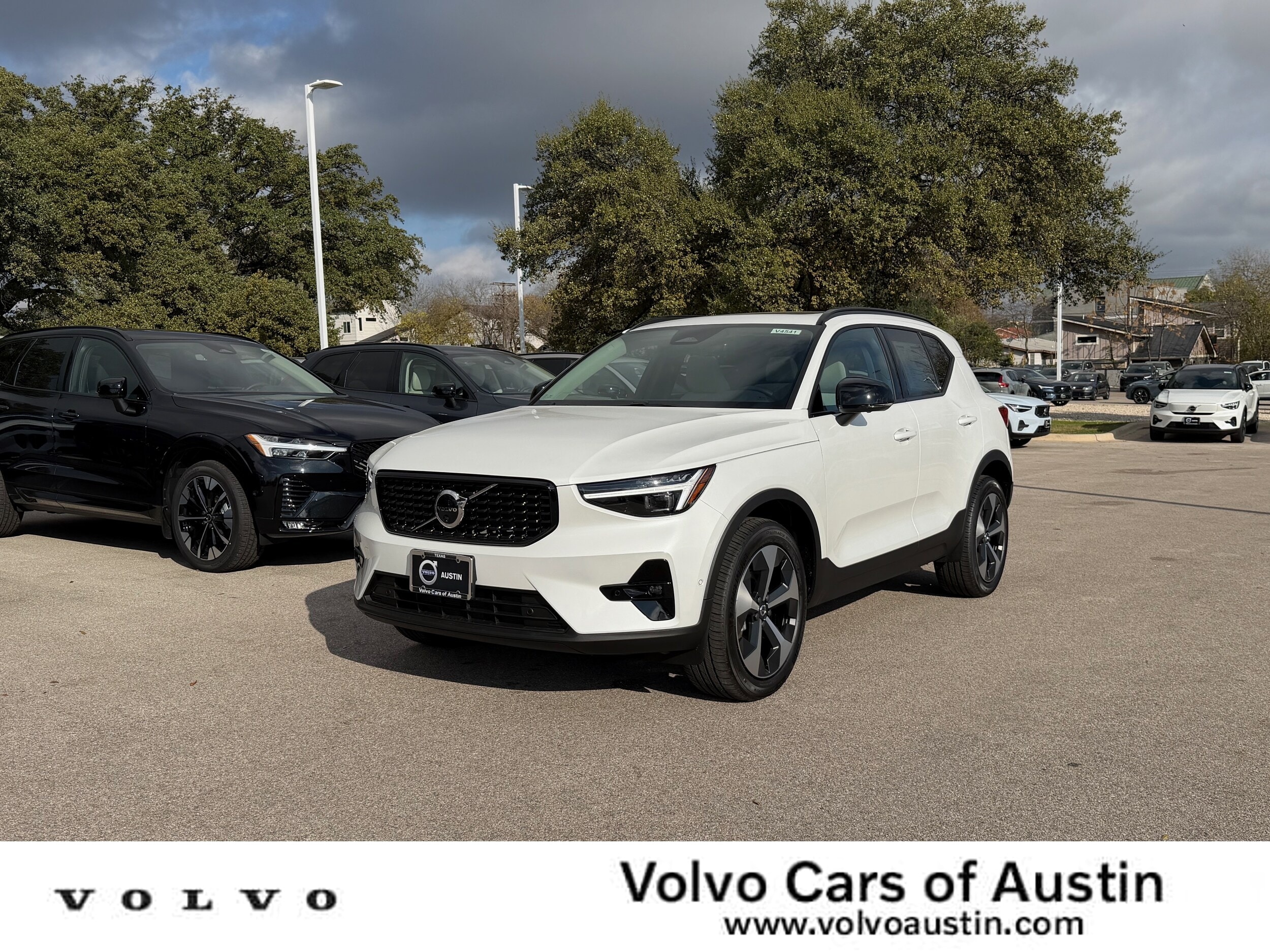 2026 Volvo XC40 Plus's photo