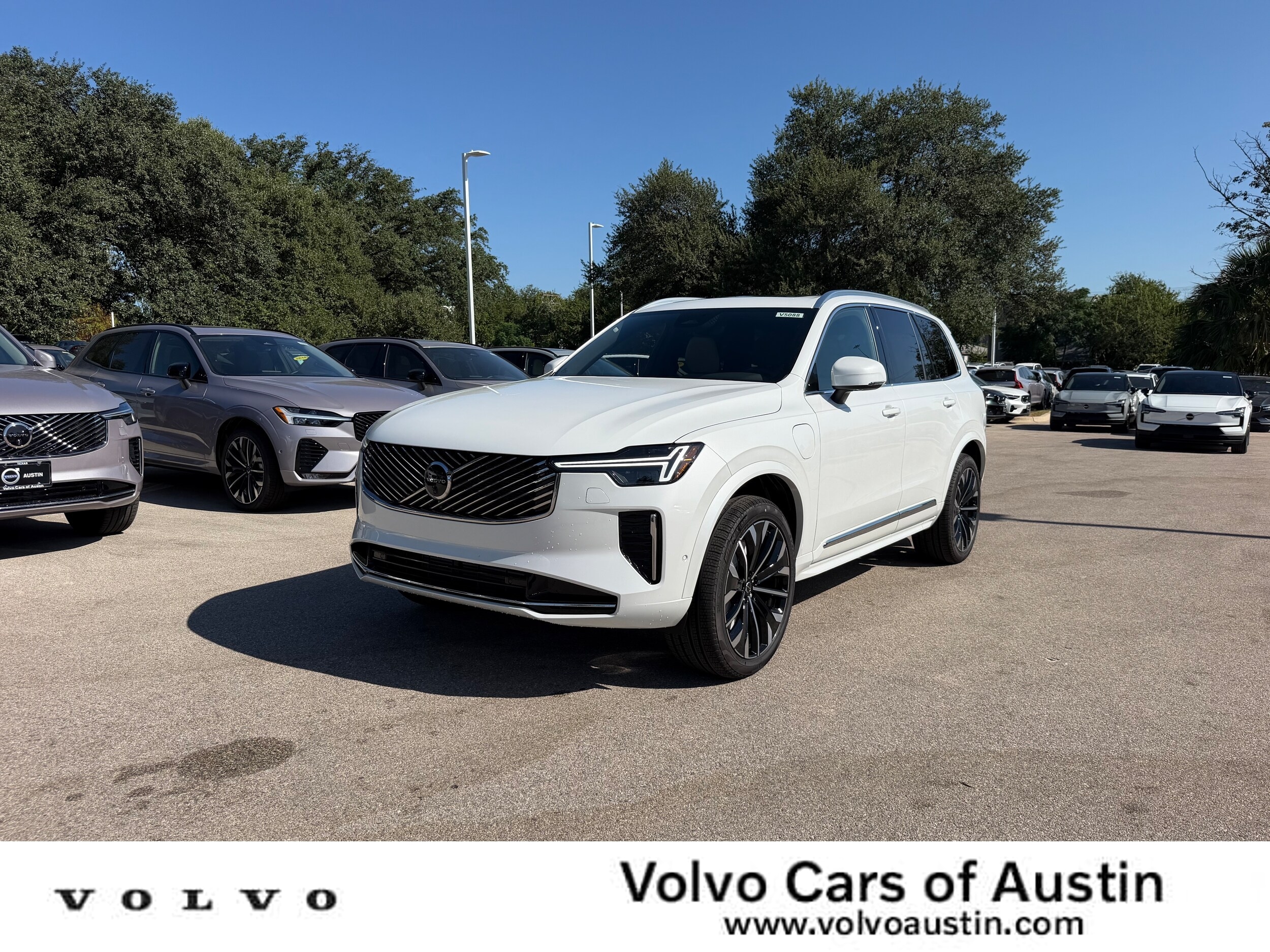 New 2026 Volvo XC90 plug-in hybrid T8 Plus 7-Seater