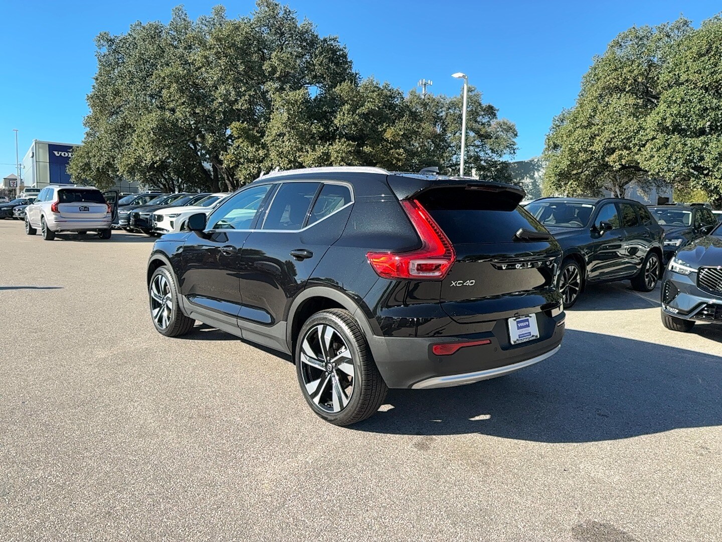 2025 Volvo XC40 Plus photo 4