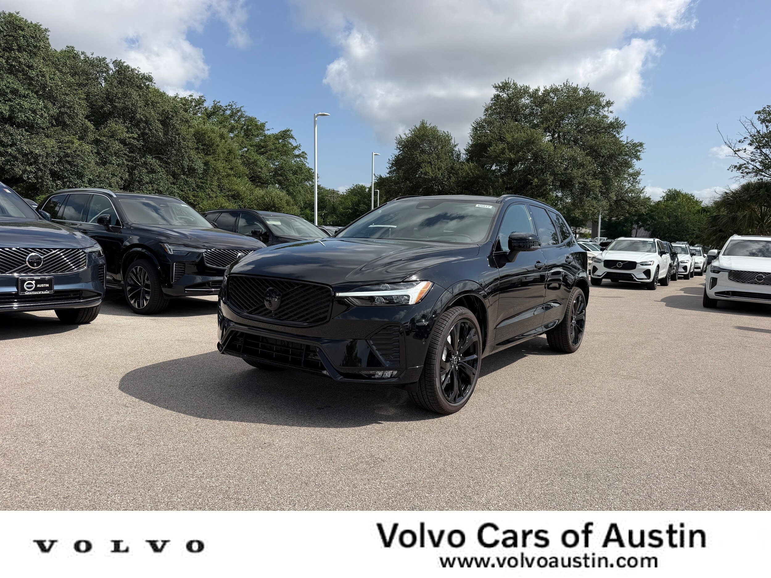 New 2026 Volvo XC60 B5 Ultra Black Edition