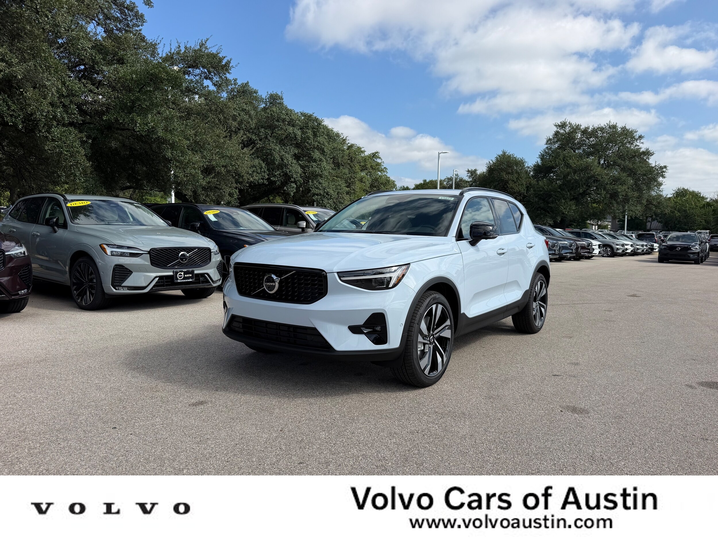 New 2026 Volvo XC40 B5 Ultra