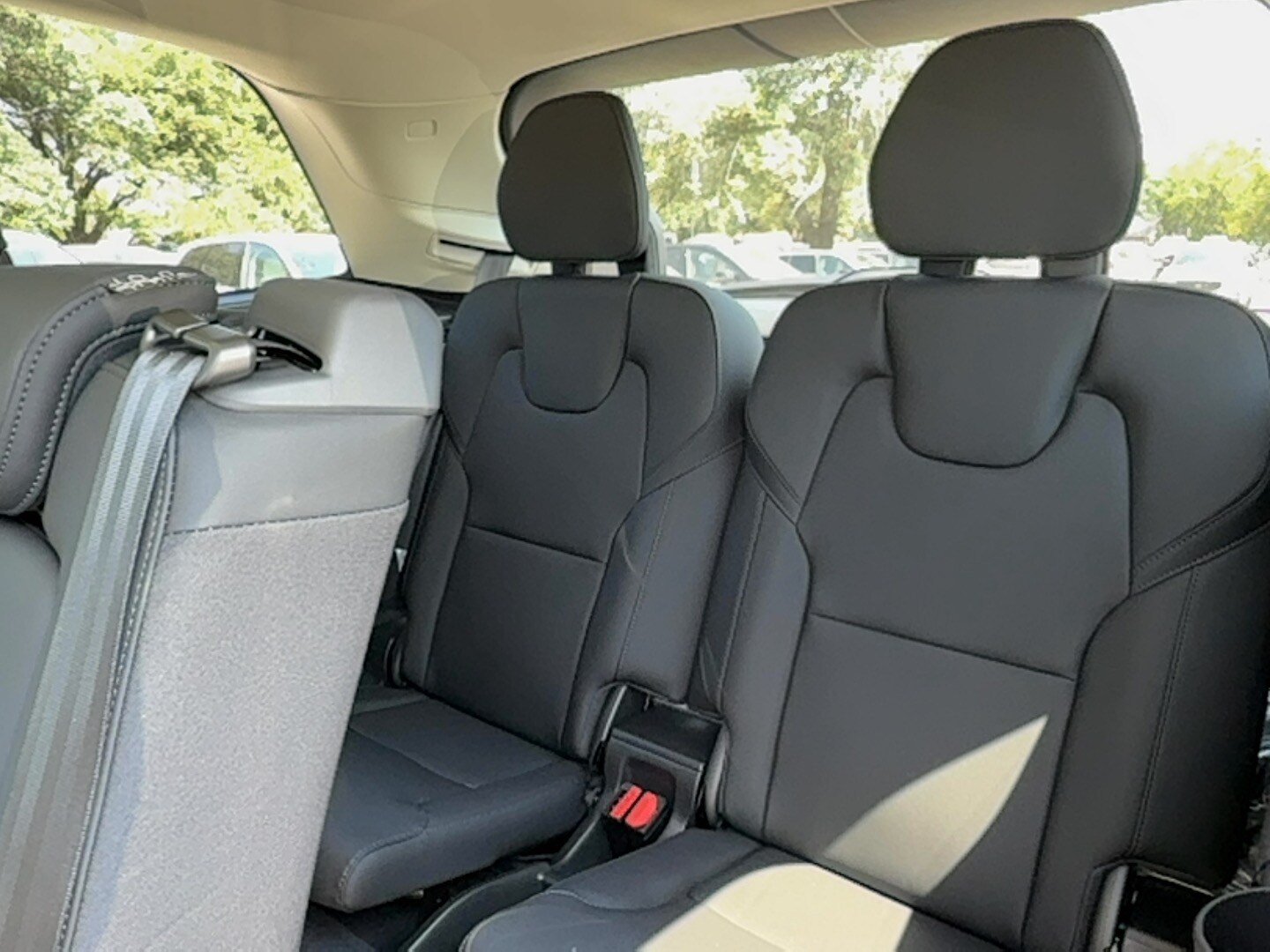2025 Volvo XC90 Core - Photo 17