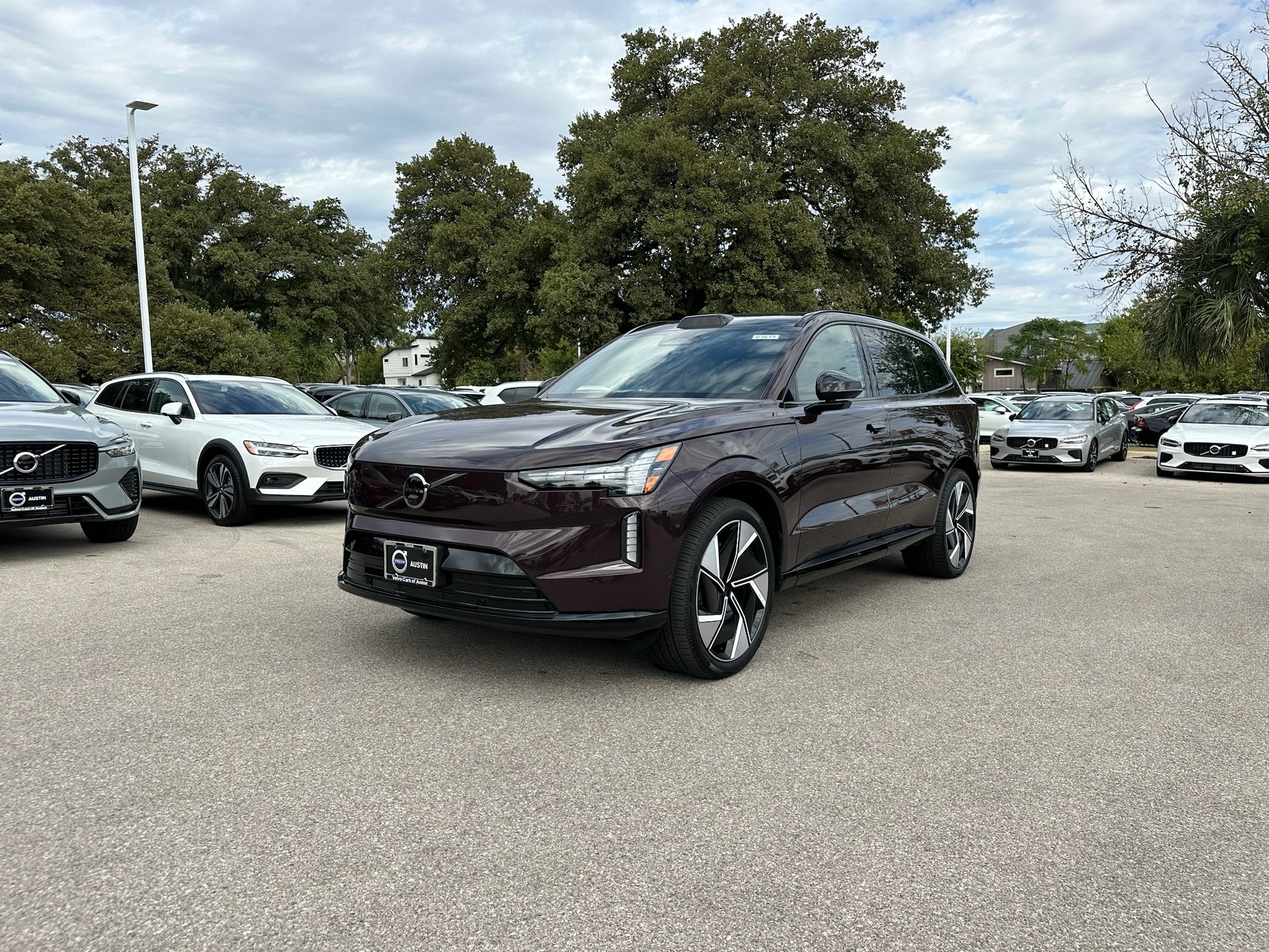 Used 2025 Volvo EX90 Ultra with VIN 7JDE23KL1SG001751 for sale in Austin, TX