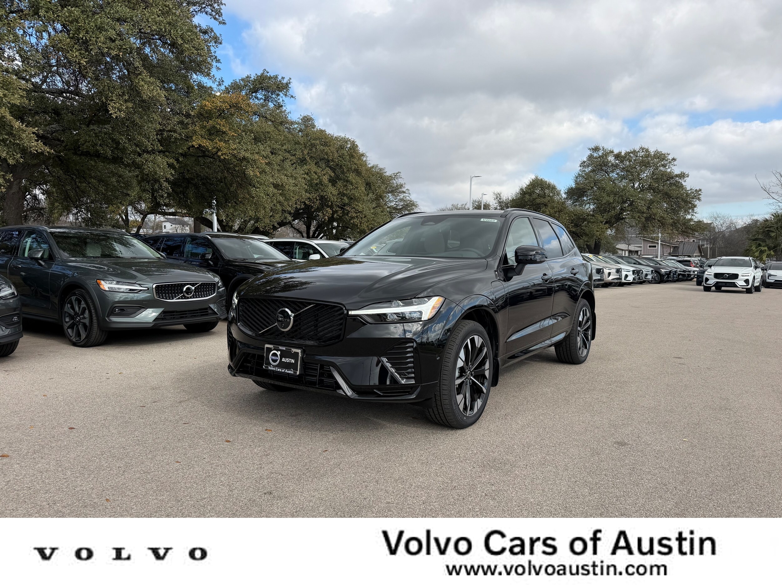 2026 Volvo XC60 plug-in hybrid T8 Plus SUV