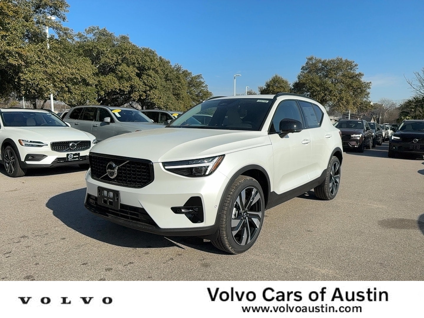 New 2026 Volvo XC40 B5 Ultra