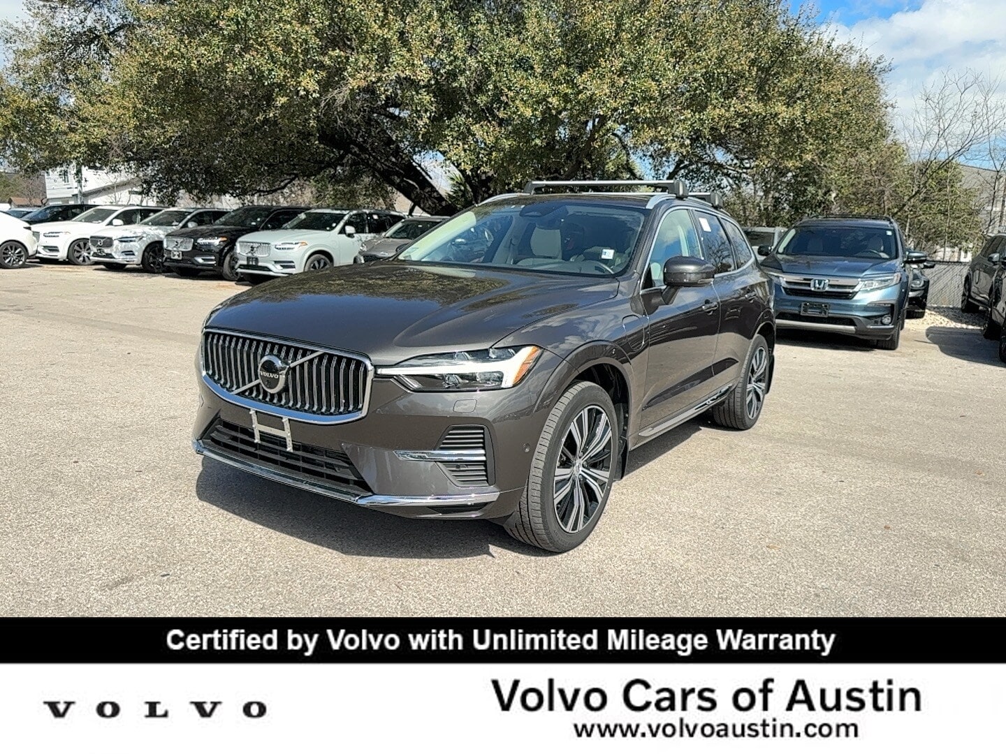 2023 Volvo XC60 Recharge T8 Plus Bright Theme eAWD