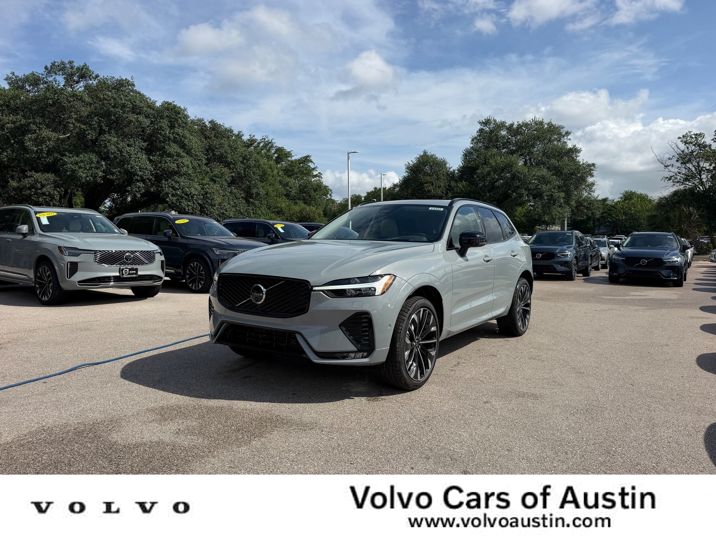 2026 Volvo XC60 B5 Ultra Dark AWD's photo