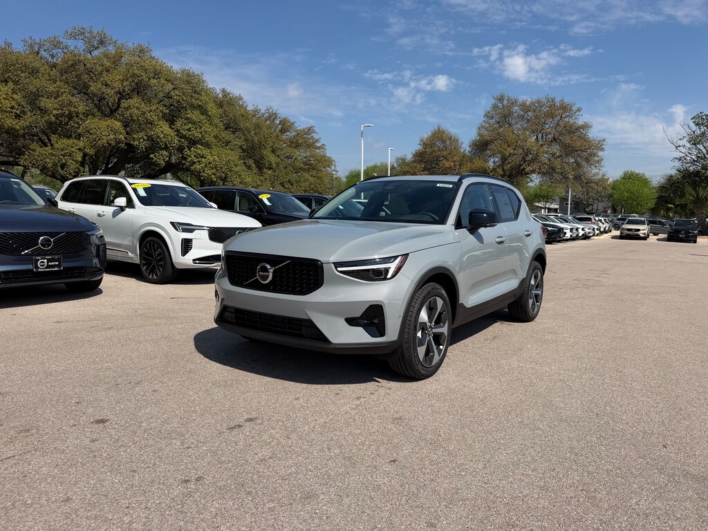 New 2026 Volvo XC40 B5 Plus SUV