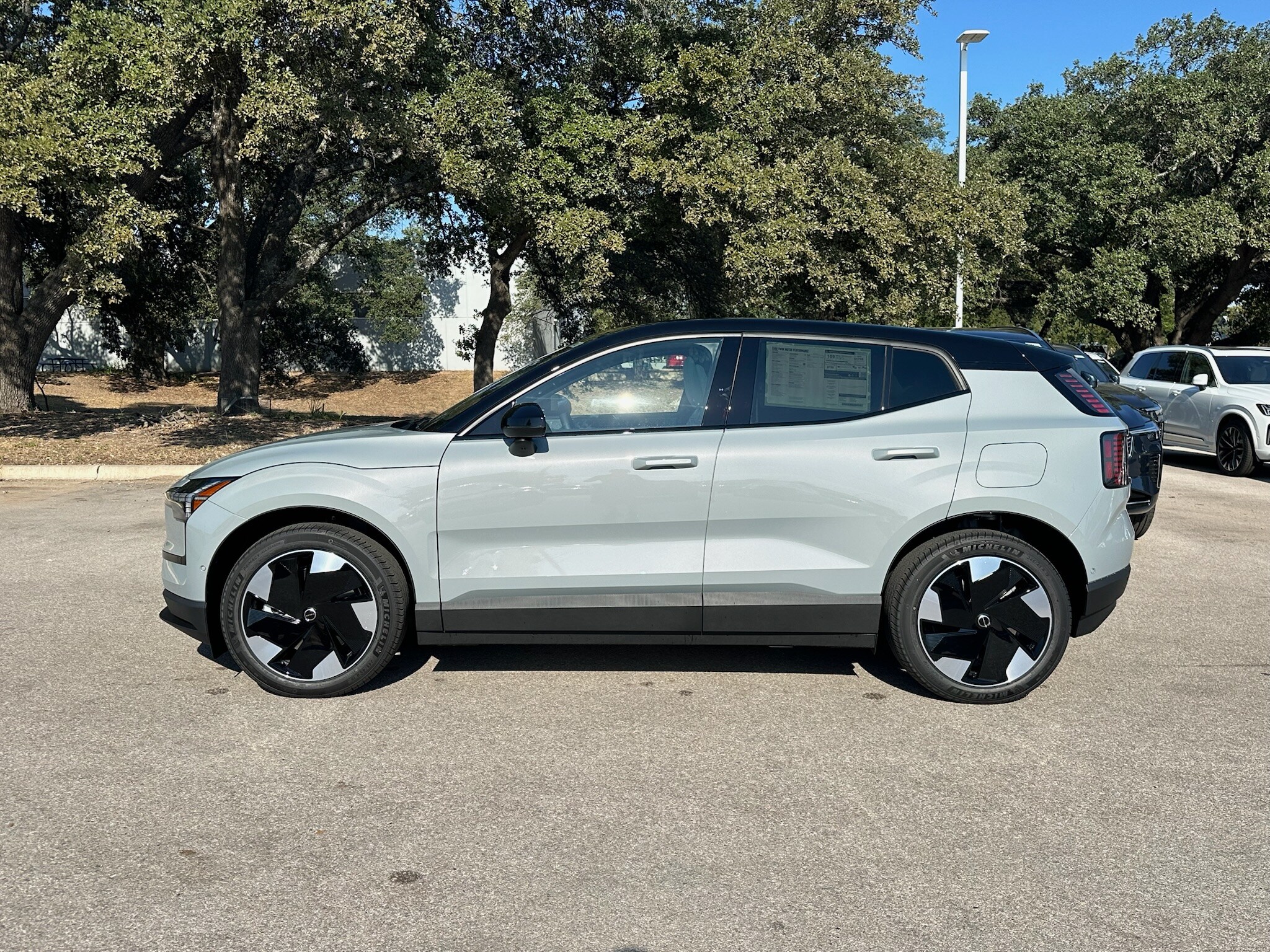 2025 Volvo EX30 Ultra photo 2