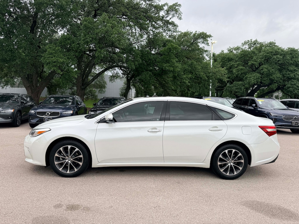 Used 2018 Toyota Avalon XLE Premium Sedan