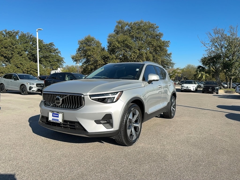 Used 2023 Volvo XC40 B5 AWD Plus Bright SUV