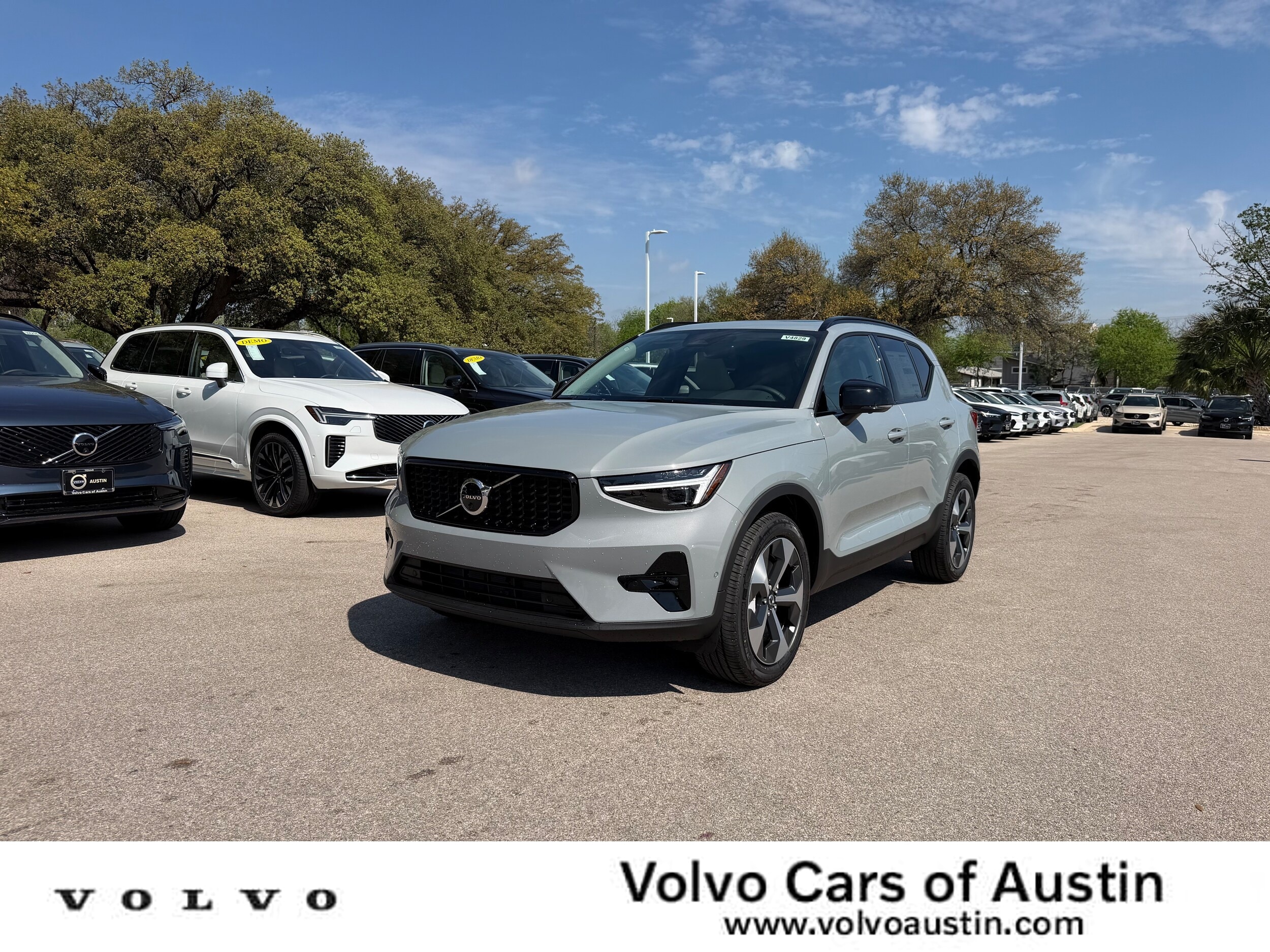 2026 Volvo XC40 B5 Plus SUV