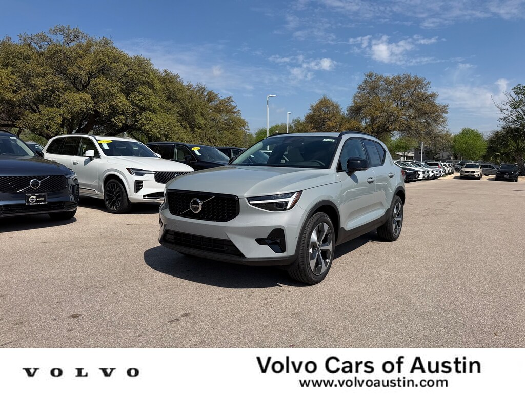 New 2026 Volvo XC40 B5 Plus SUV