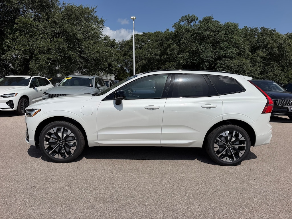 New 2026 Volvo XC60 plug-in hybrid T8 Plus SUV