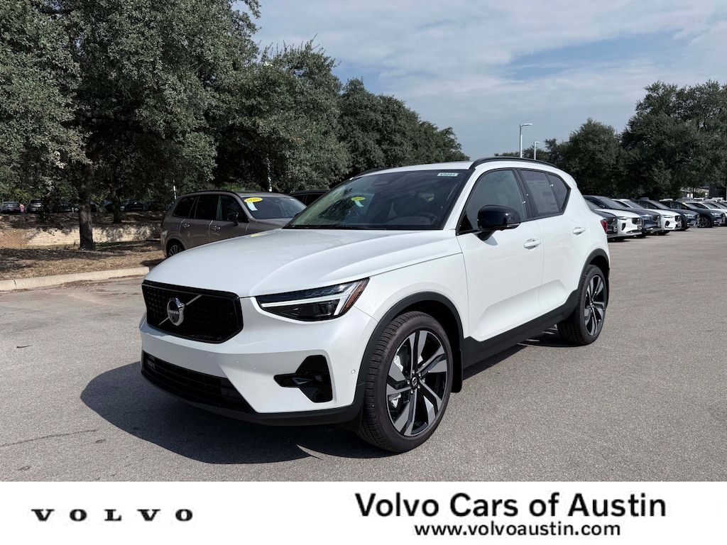 New 2026 Volvo XC40 B5 Ultra SUV