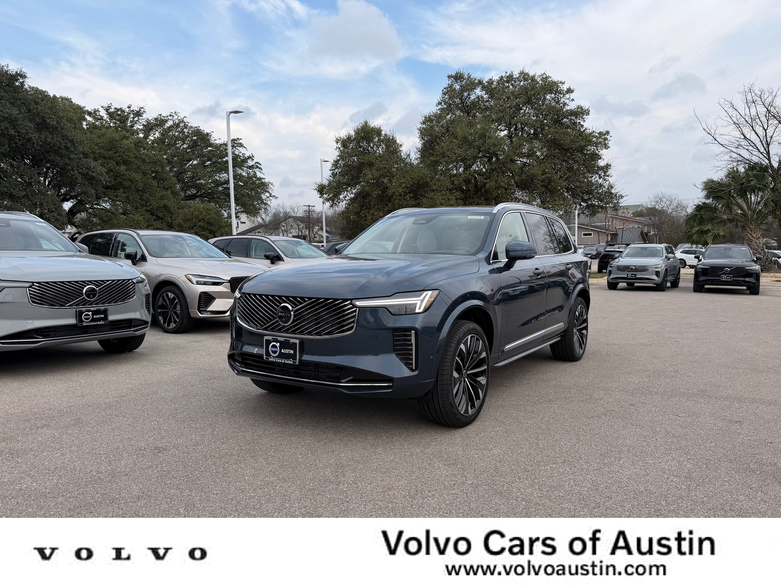 2026 Volvo XC90 T6's photo
