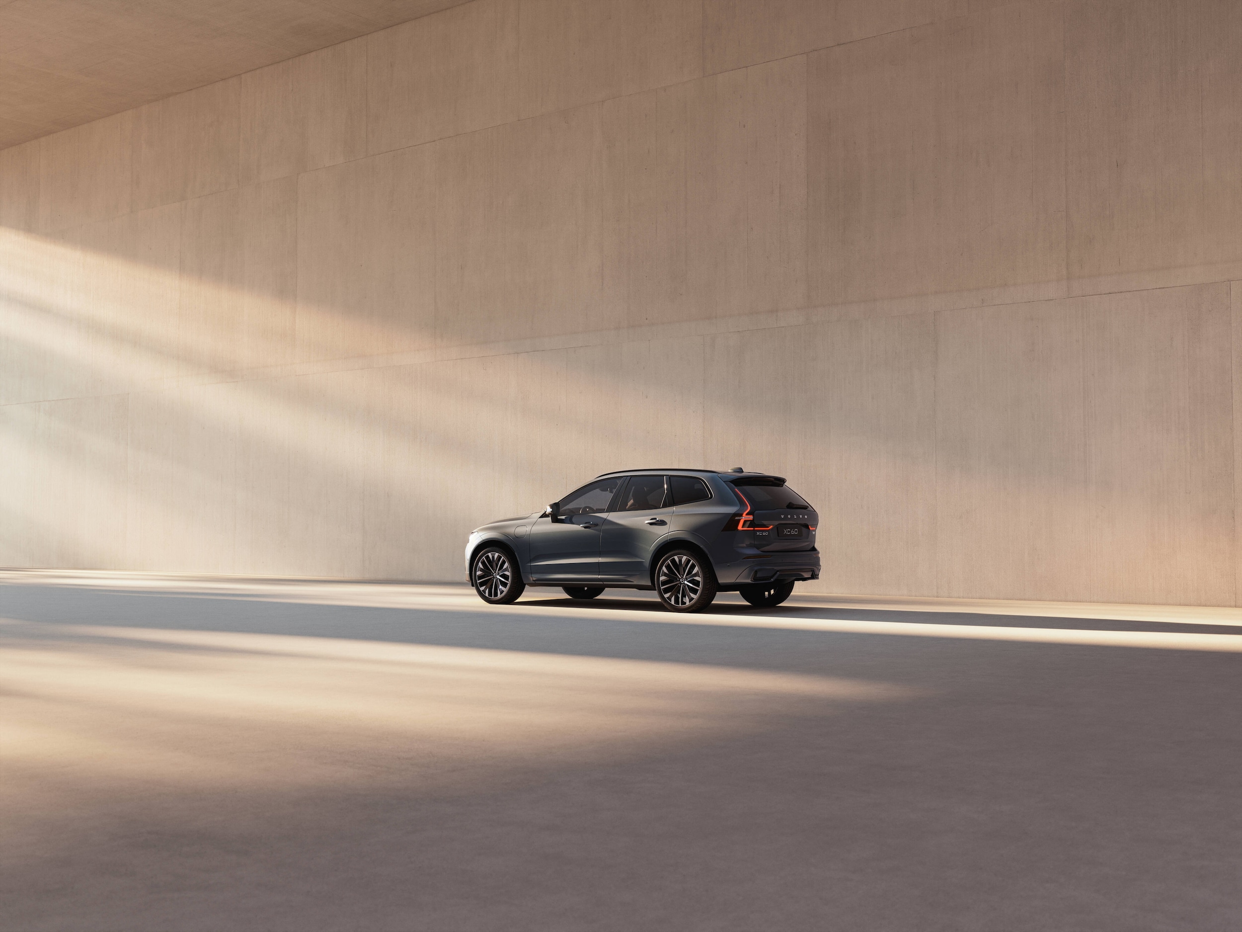 340817_Refreshed_Volvo_XC60_exterior.jpg