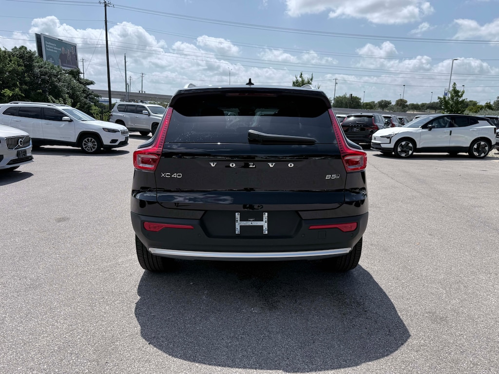 Certified 2025 Volvo XC40 B5 Plus Bright Theme SUV