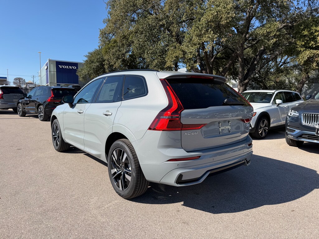 New 2026 Volvo XC60 B5 Core SUV